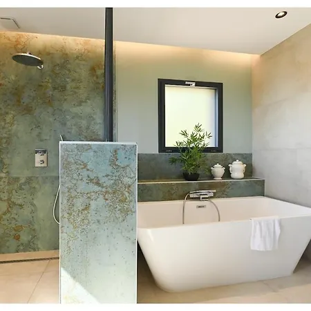 Neuve Perchée - Vue Splendide Villa Zonza