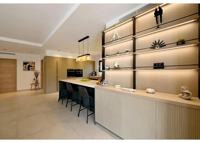 Neuve Perchee - Vue Splendide Villa