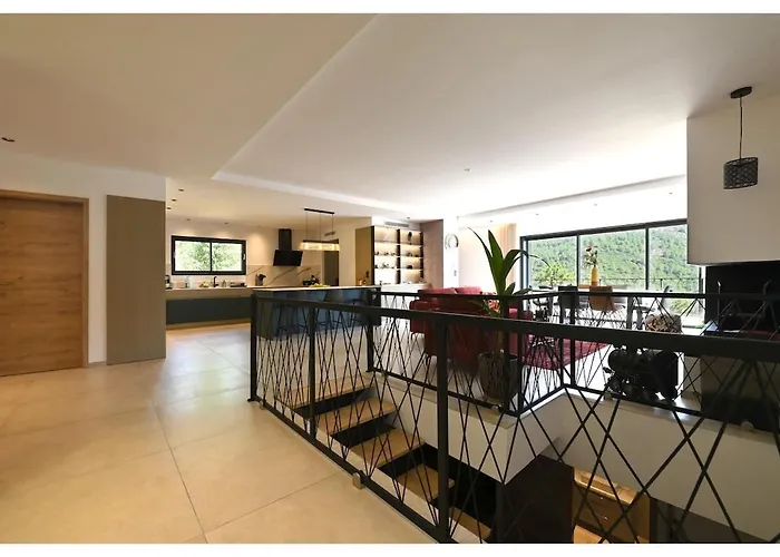 Neuve Perchee - Vue Splendide Zonza