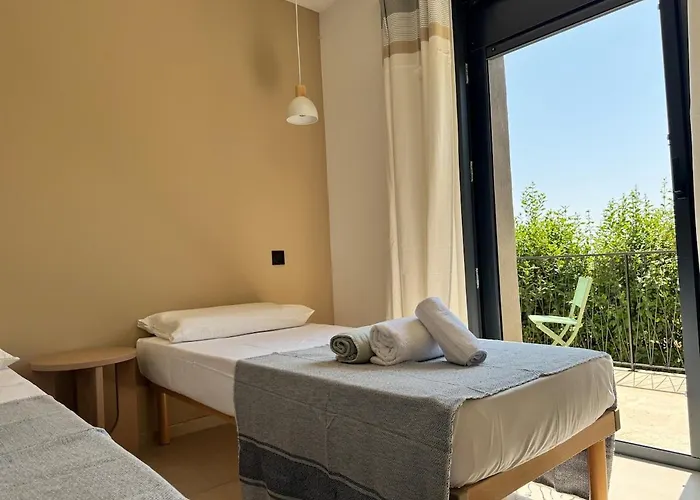 Neuve Perchee - Vue Splendide Villa